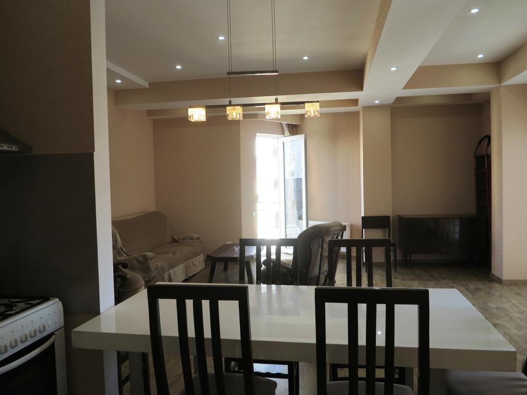 Samatsa Georgia Apartment Тбилиси Екстериор снимка